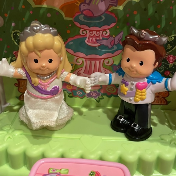Fisher Price Little People Garden Wedding - Picture 5 of 6